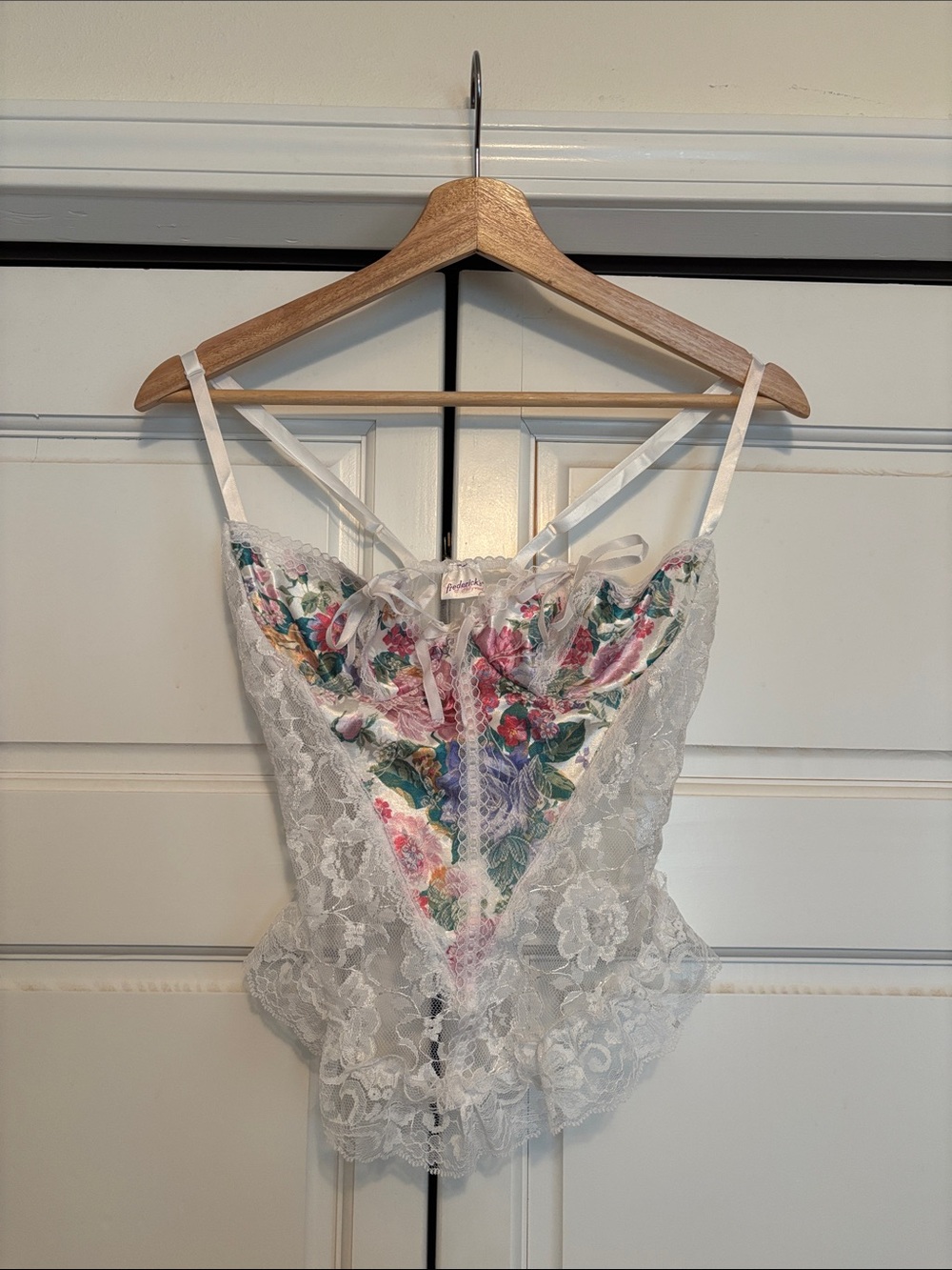 Frederick's of Hollywood White Floral Lace Chemise with Multicolor Flowers